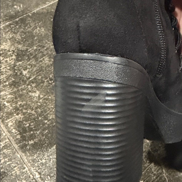 Cape Robbin Black Felicia Western Style Faux Suede Boots 6 - Picture 7 of 7